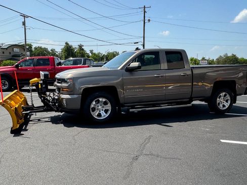 Used 2017 Chevrolet Silverado 1500 LT w/ All Star Edition AWD/4WD image 7