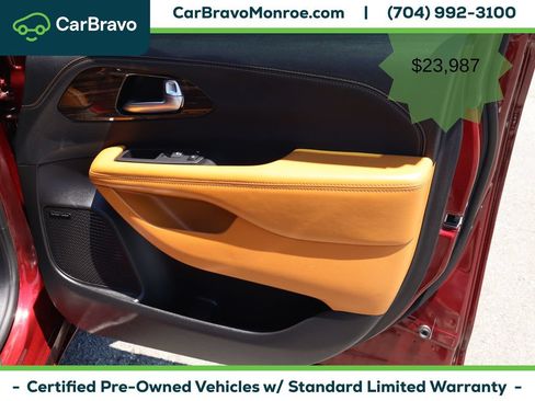 Used 2021 Chrysler Pacifica Pinnacle FWD image 48