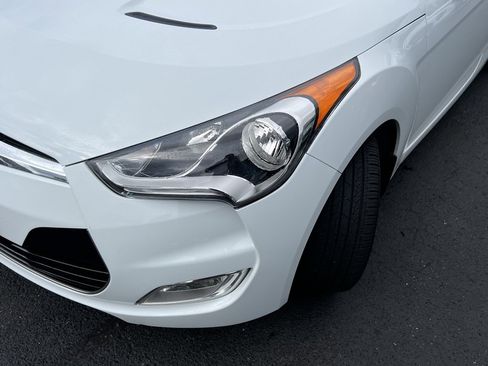 Used 2015 Hyundai Veloster w/ Option Group 03 image 4