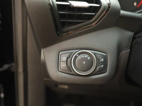 Used 2018 Ford Escape Titanium w/ Ford Safe & Smart Package FWD image 17