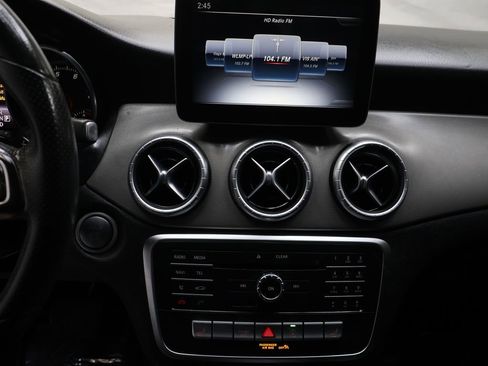 Used 2018 Mercedes-Benz CLA 250 image 21