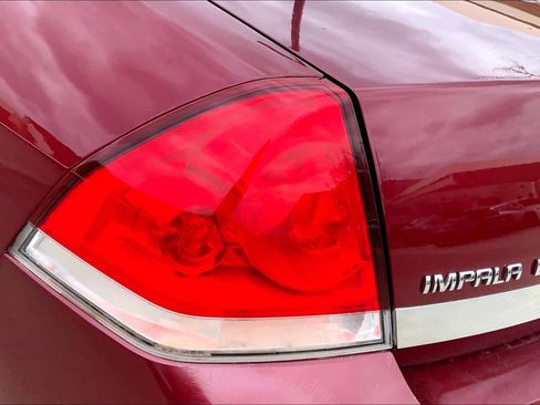 Used 2011 Chevrolet Impala LT image 27