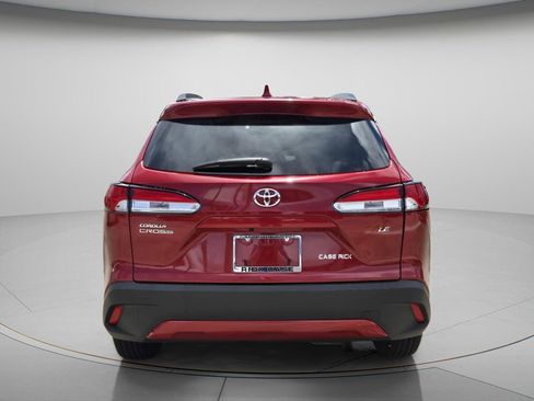 Used 2023 Toyota Corolla Cross LE image 6