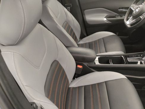 Used 2021 Nissan Kicks SR w/ SR Premium Package FWD image 21