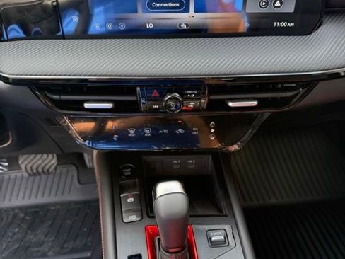 New 2026 Nissan Kicks SR FWD image 13