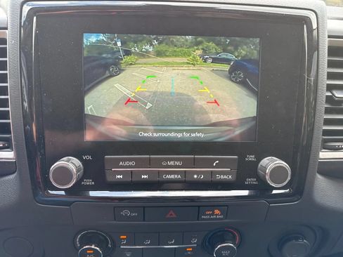 Used 2024 Nissan Frontier SV w/ Technology Package RWD image 22