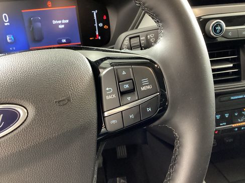 Used 2025 Ford Escape Active w/ Cold Weather Package AWD/4WD image 17