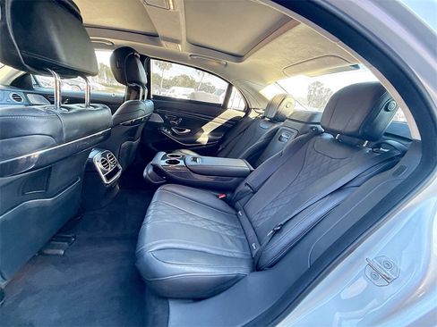 Used 2020 Mercedes-Benz S 560 4MATIC Sedan w/ Premium Package image 27