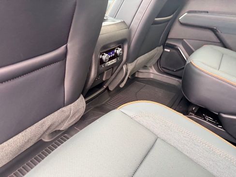 New 2026 GMC Acadia AT4 w/ Luxury Package AWD/4WD image 31