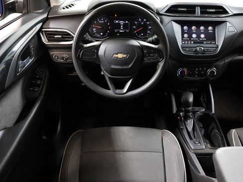 Used 2021 Chevrolet TrailBlazer LS FWD image 15