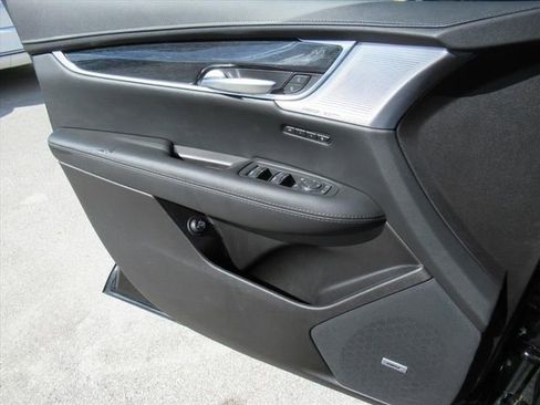 Certified 2025 Cadillac XT5 Premium Luxury image 27