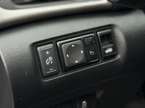 Used 2015 Nissan Sentra SL w/ Navigation Package image 24