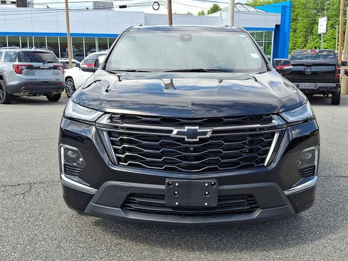 Used 2023 Chevrolet Traverse Premier w/ Redline Edition AWD/4WD image 2