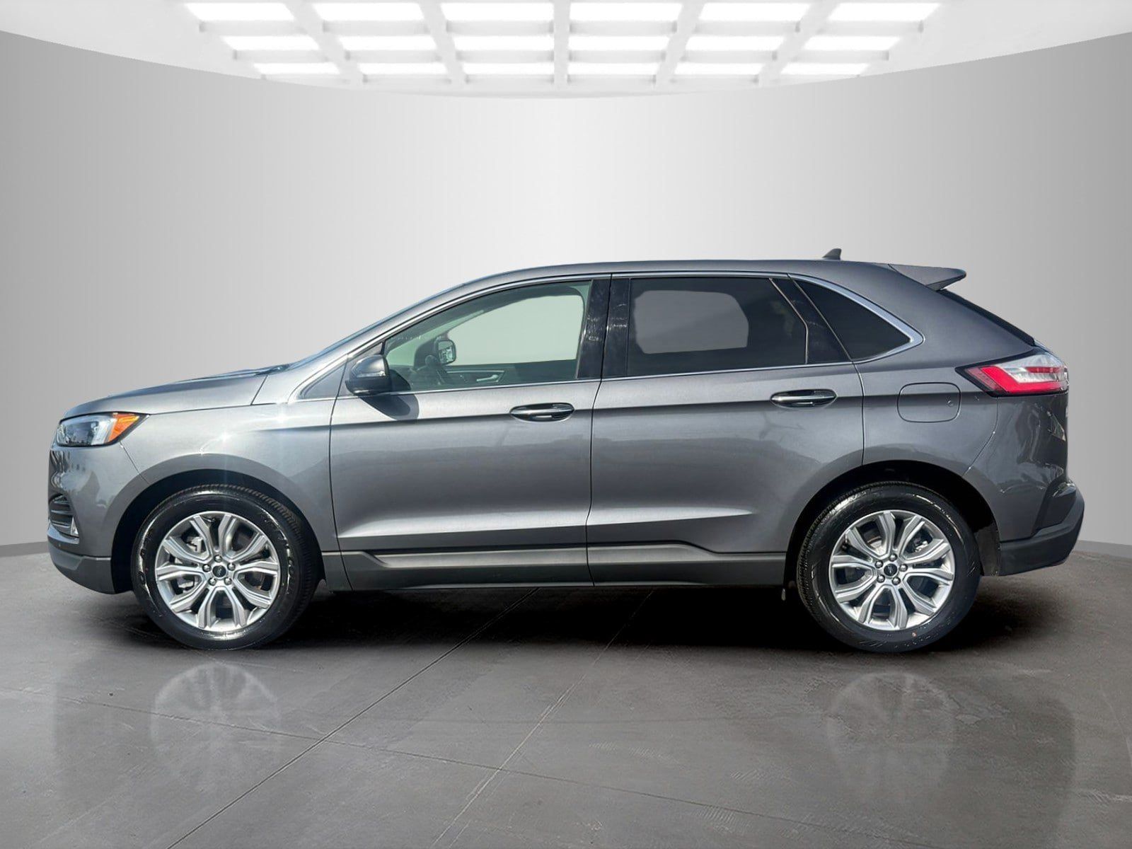 Used 2024 Ford Edge Titanium AWD/4WD image 6