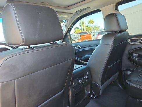 Used 2019 GMC Yukon XL Denali w/ Open Road Package image 11