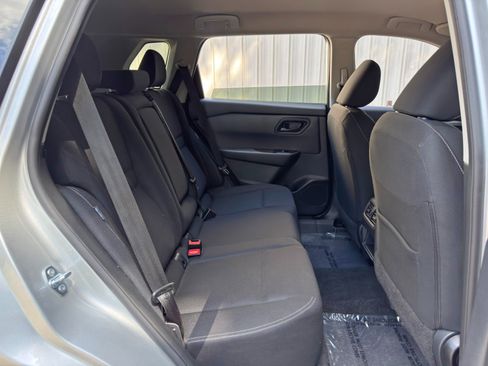 Used 2025 Nissan Rogue S FWD image 32