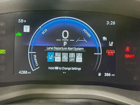 Used 2025 Toyota Camry SE image 12