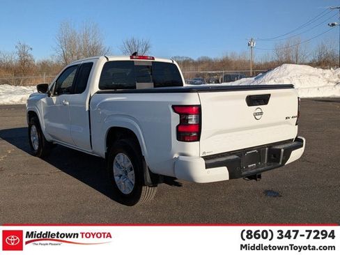 Used 2024 Nissan Frontier SV w/ SV Convenience Package image 5