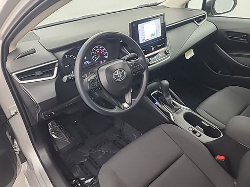 Used 2025 Toyota Corolla LE image 25