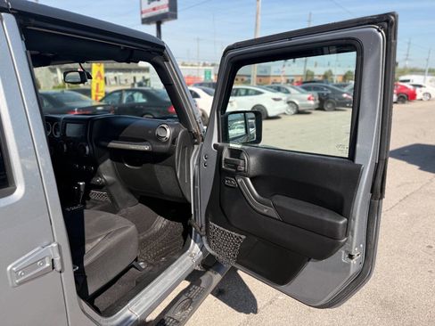 Used 2015 Jeep Wrangler Unlimited Sport image 25