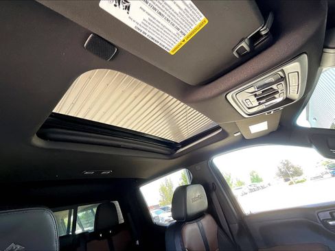 Used 2021 Chevrolet Silverado 1500 High Country AWD/4WD image 23