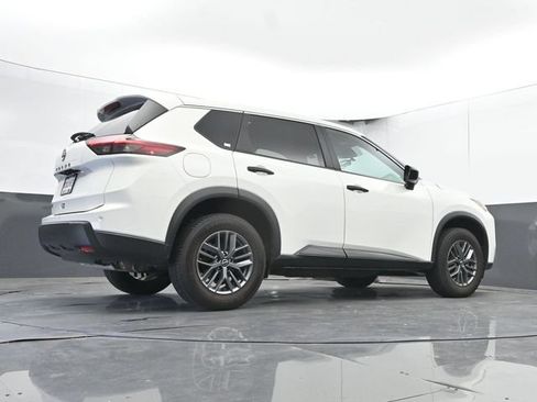 Used 2024 Nissan Rogue S FWD image 42