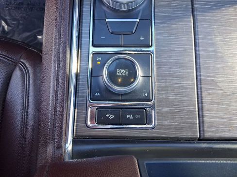 Used 2023 Ford Expedition Limited image 19