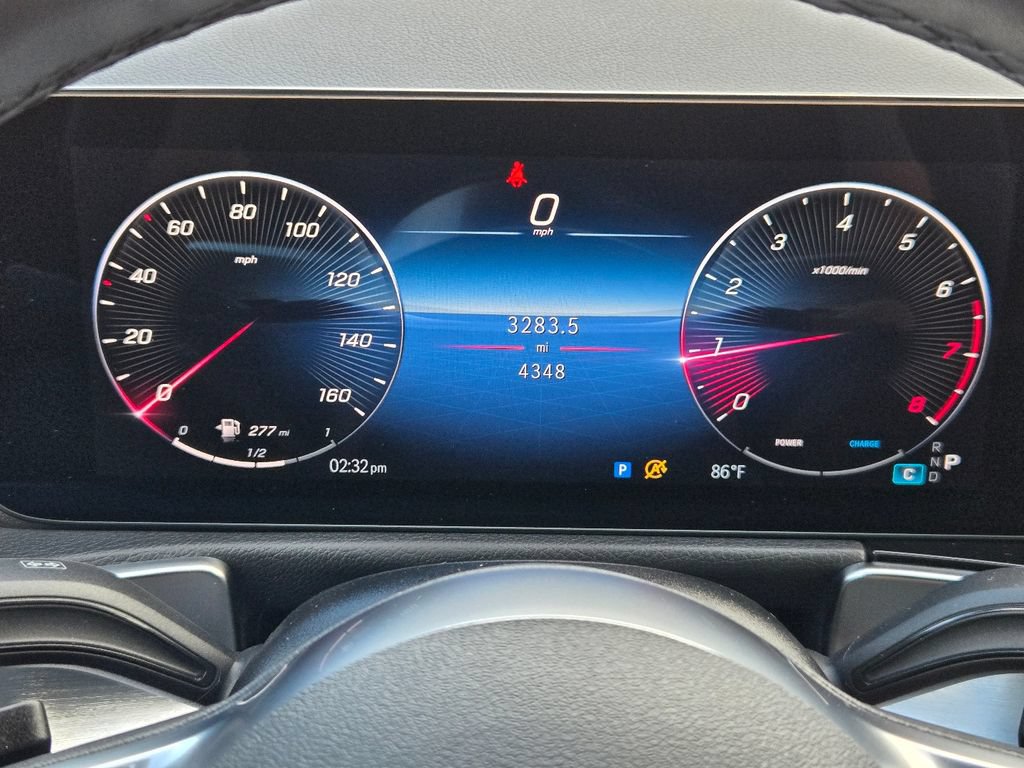 Used 2025 Mercedes-Benz GLB 250 4MATIC image 22