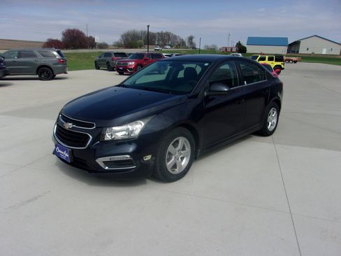 Used 2016 Chevrolet Cruze LT image 5