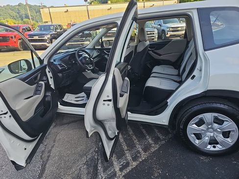Used 2023 Subaru Forester image 12