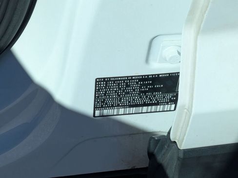 Used 2025 Volkswagen Taos SE image 34