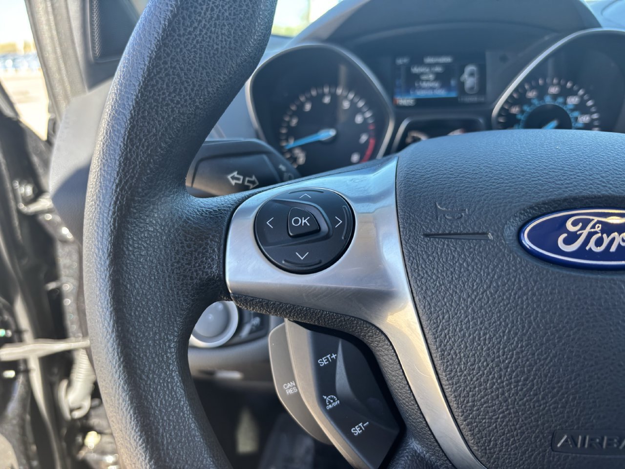 Used 2015 Ford Escape SE w/ Equipment Group 201A AWD/4WD image 25