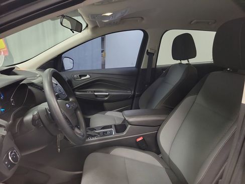Used 2017 Ford Escape SE image 12