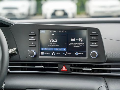 Certified 2025 Hyundai Elantra SE image 14