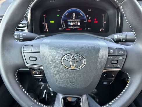 Used 2026 Toyota Camry SE FWD image 26