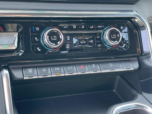 New 2025 GMC Sierra 2500 Denali w/ Denali Reserve Package image 16