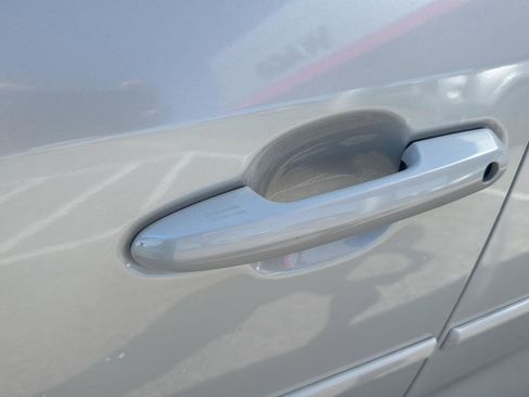 Used 2023 Toyota RAV4 XLE Premium image 12