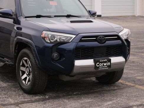 Used 2022 Toyota 4Runner TRD Off-Road Premium w/ Moonroof Package AWD/4WD image 2