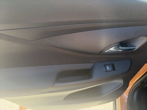 Used 2025 Buick Envista Preferred w/ Convenience I Package FWD image 11