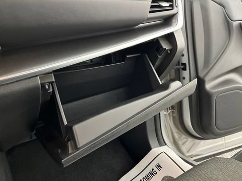 Used 2024 Nissan Rogue SV FWD image 37