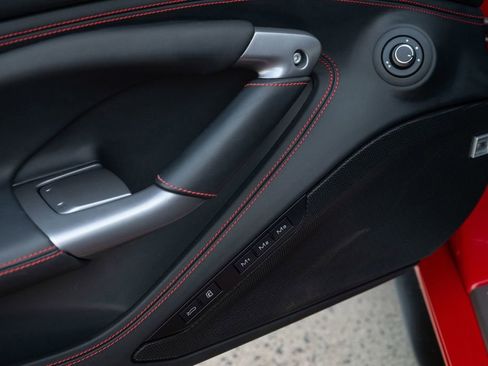 Used 2022 Ferrari F8 Tributo image 29