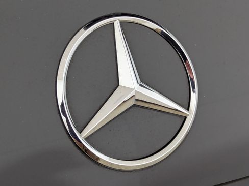 Used 2025 Mercedes-Benz GLB 250 image 34