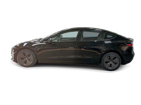 Certified 2023 Tesla Model 3 Standard Range RWD image 3
