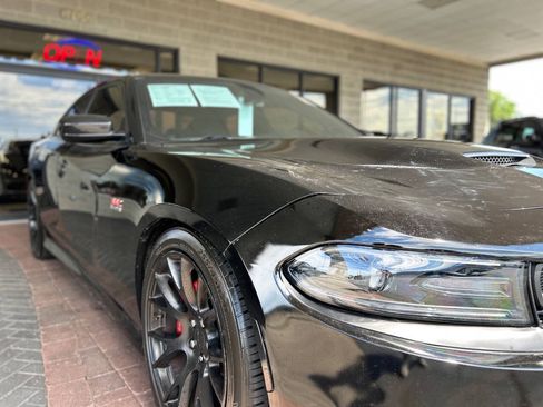 Used 2018 Dodge Charger R/T Scat Pack RWD image 22