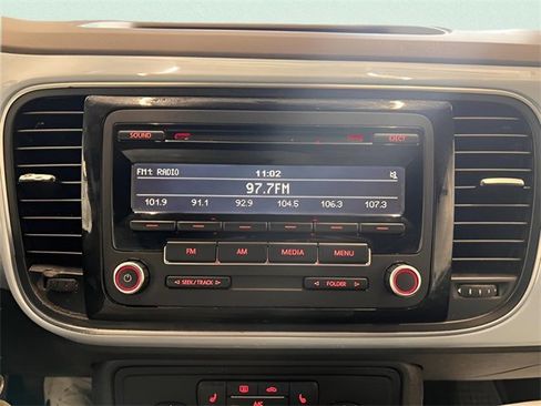 Used 2014 Volkswagen Beetle 1.8T image 16