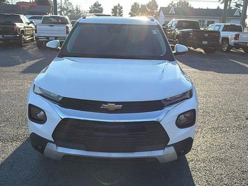 Used 2023 Chevrolet TrailBlazer LT FWD image 2