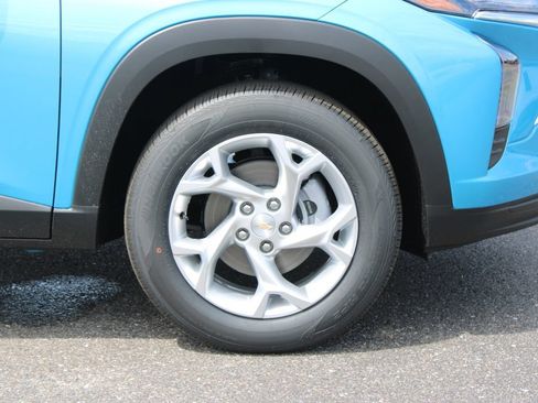 New 2026 Chevrolet Trax LS w/ LS Convenience Package FWD image 12