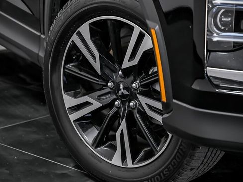 New 2025 Mitsubishi Eclipse Cross SE image 3