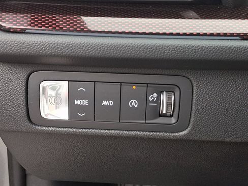 Used 2024 Chevrolet Traverse RS AWD/4WD image 28