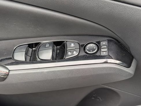 Used 2024 Nissan Altima 2.5 SR w/ SR Premium Package FWD image 19